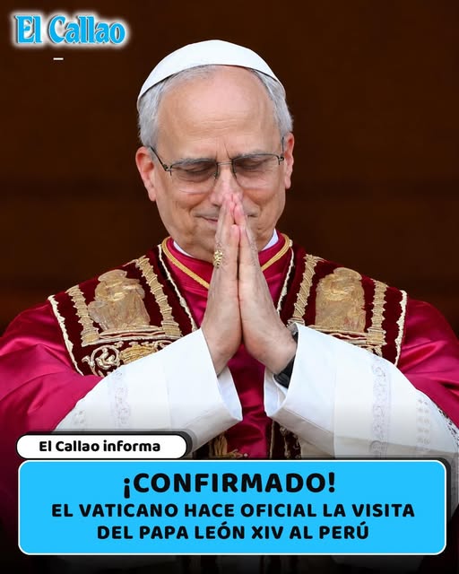 El papa León XIV con las manos juntas en señal de oración
